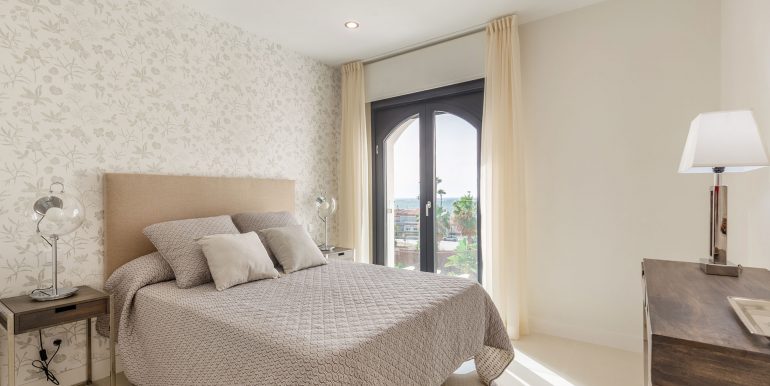 manilva pisos vista dormitorio 1-2 altecnic promotora constructora